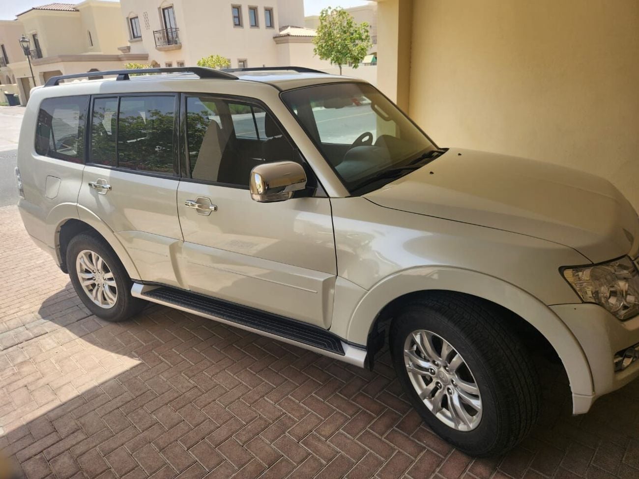 Mitsubishi Pajero GLS Highline 3.8L (243 HP)