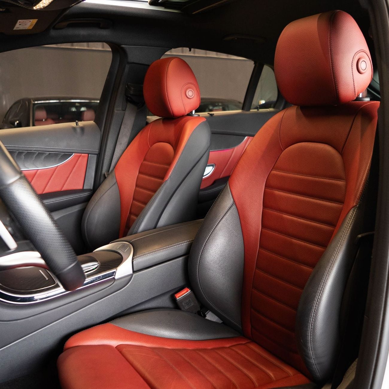 مرسيدس بنز GLC 200 AED 3,161 P.M • 0% Downpayment • Mercedes-Benz GLC 200 Premium • Agency Warranty And Service Package
