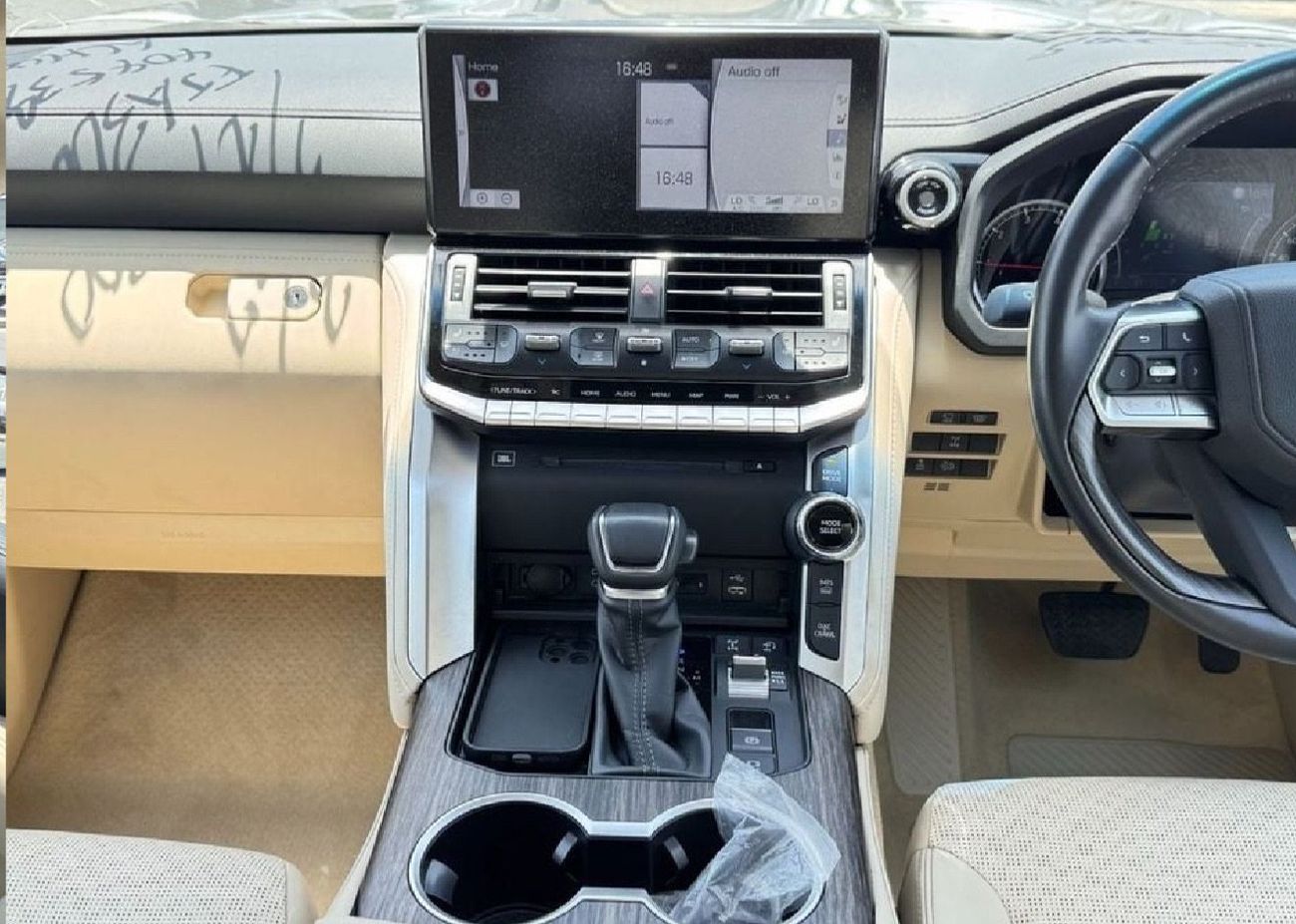 تويوتا لاند كروزر 2023 LC300 ZX Diesel Engine RHD 3.3L Twin Turbo Full Option