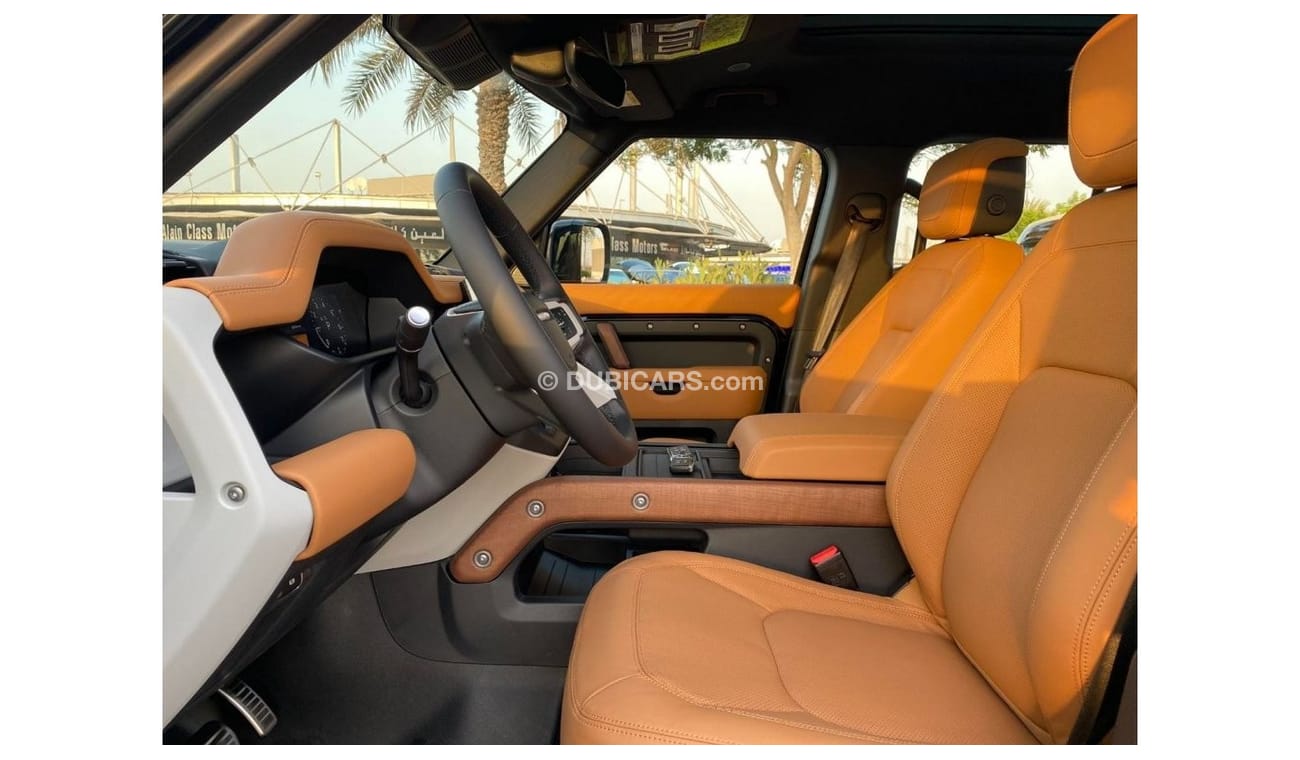 Land Rover Defender BLACK TAN GCC SPEC UNDER WARRANTY AND SERVICE