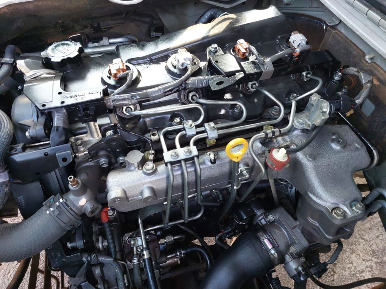 Toyota Hiace (RAMADAN OFFER) TOYOTA HIACE COMMUTER VAN RHD 2018 MODEL 2.5 L DIESEL MANUAL(PM73780)