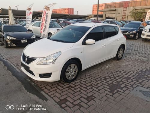 نيسان تيدا حالة ممتازة من الداخل و الخارج