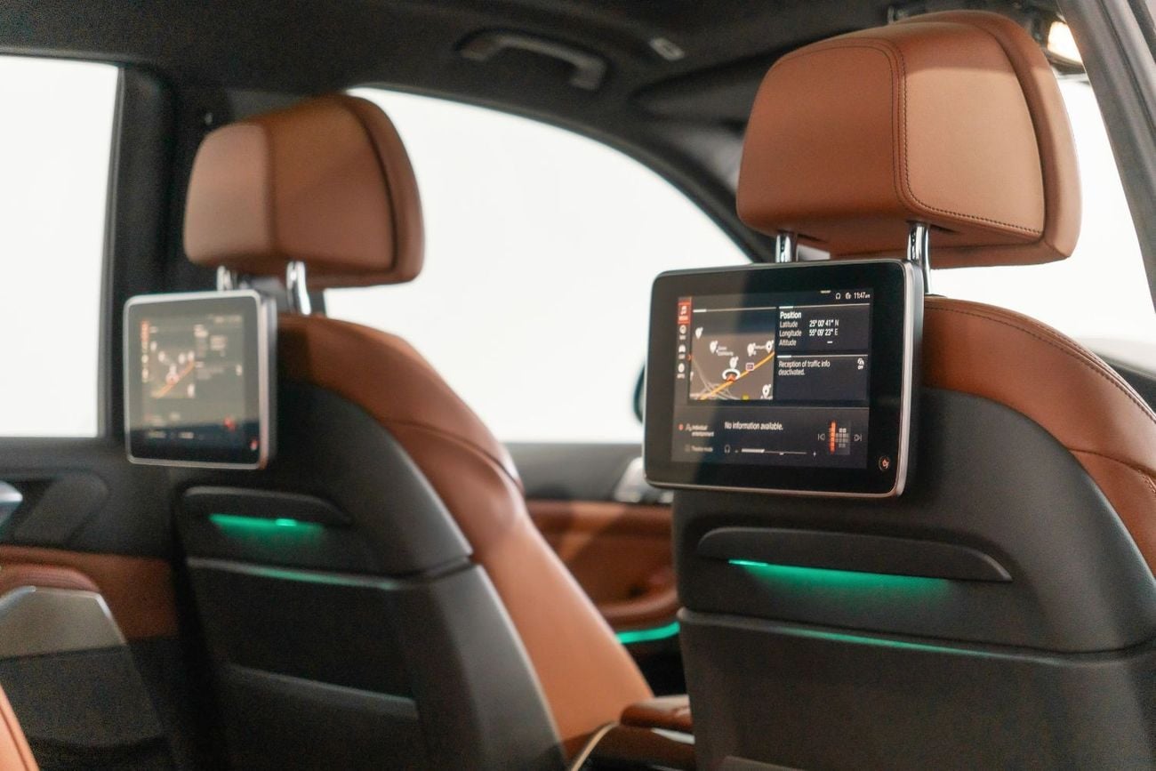 بي أم دبليو X7 M50i