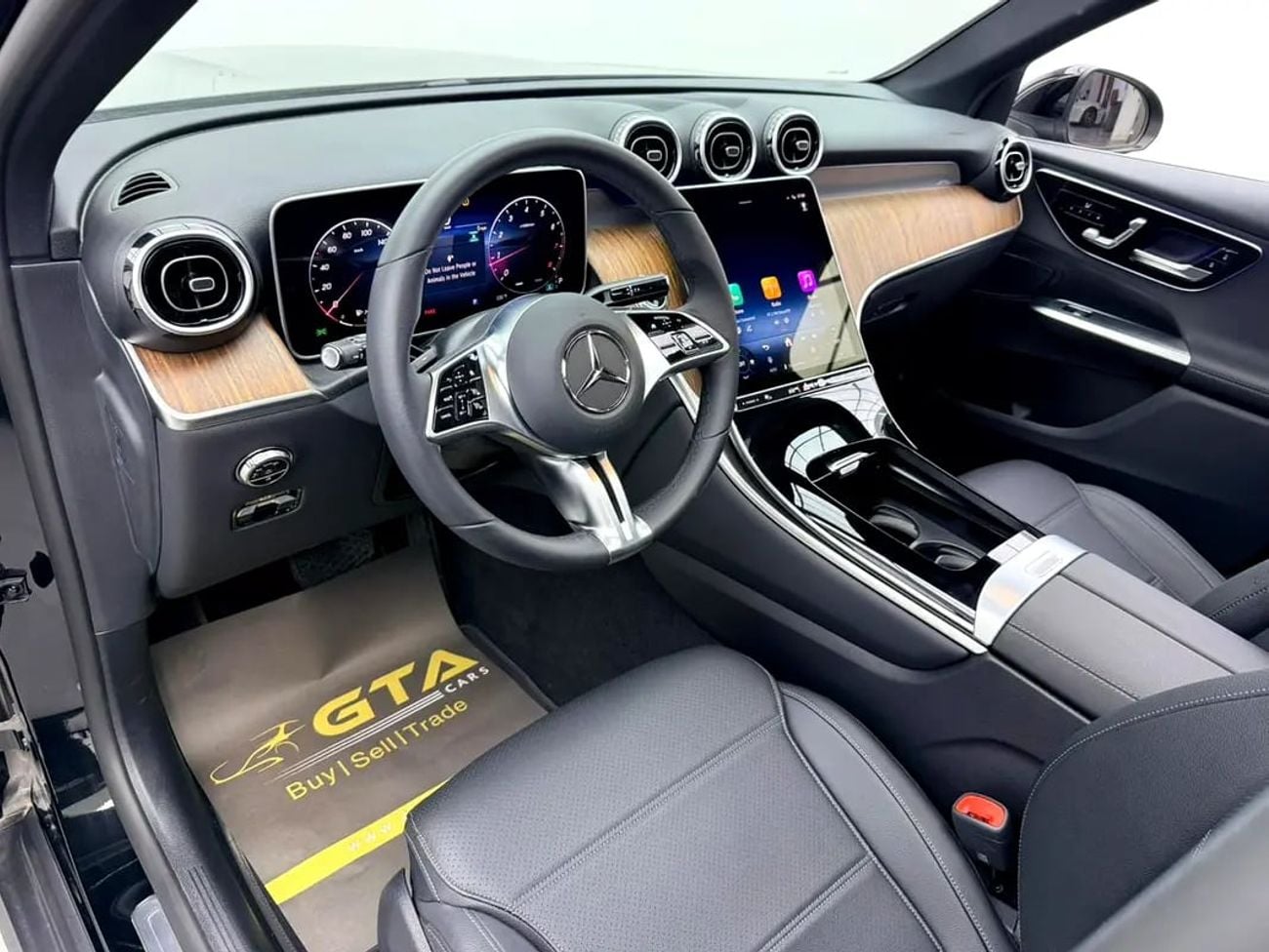 Mercedes Benz GLC 300 GLC300, Warranty, Very Low Km, Fully Loaded, Excellent Condition