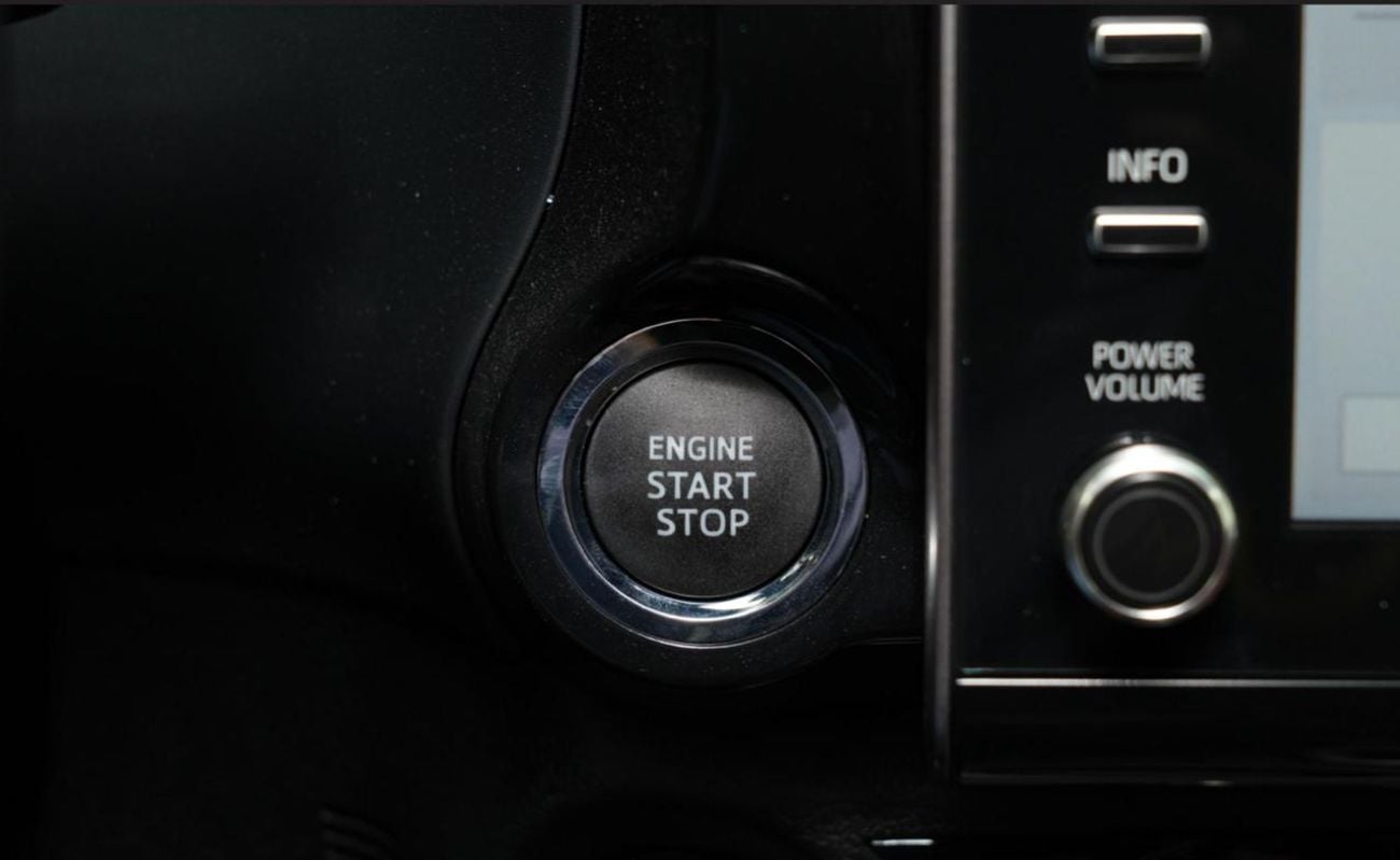 Toyota Hilux SR5 (NON GCC)