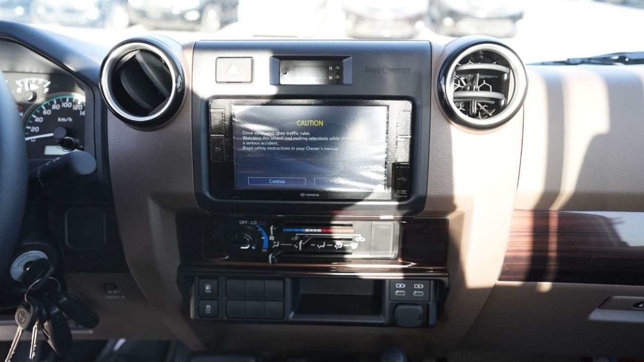 تويوتا لاند كروزر بيك آب TOYOTA LC79 PICK-UP SINGLE CABIN 4.0L V6 M/T 2025 BASIC