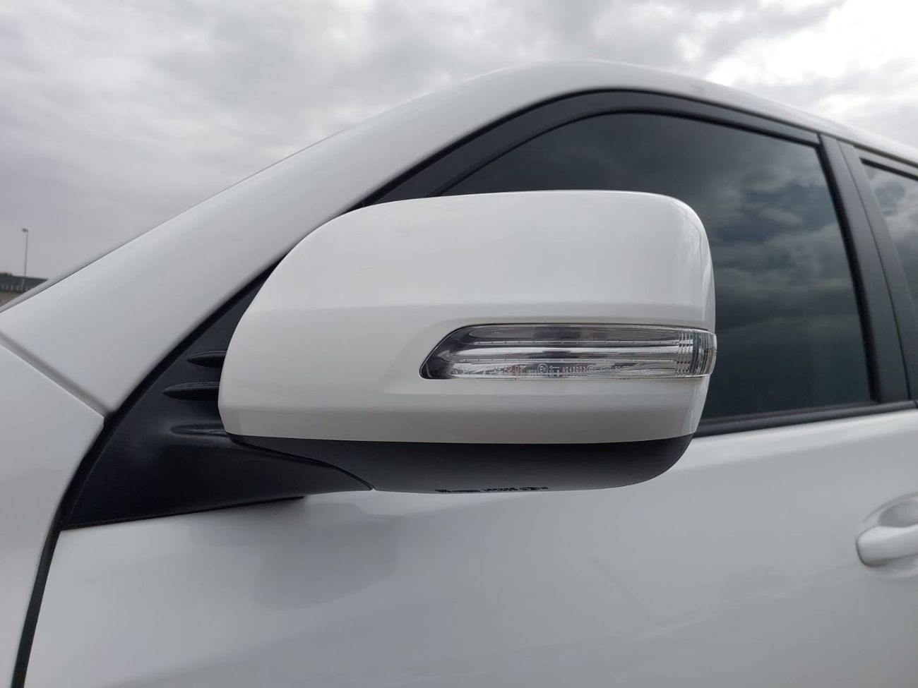 Toyota Land Cruiser TOYOTA LAND CRUISER PRADO SUV RHD 2016 MODEL 2.8 L DIESEL AUTOMATIC(PM18328)