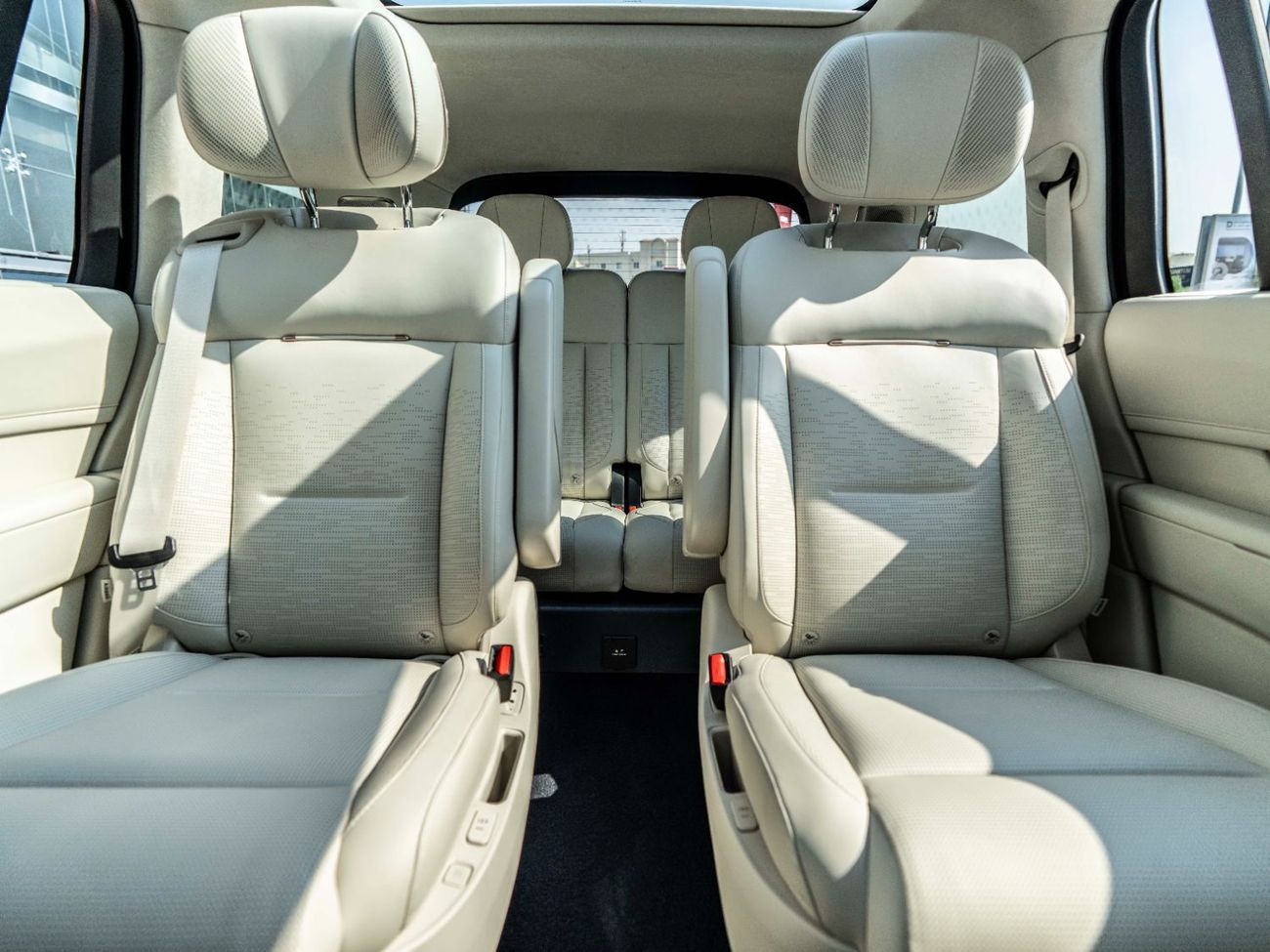 Lynk & Co 900 TRI-MOTOR EDITION