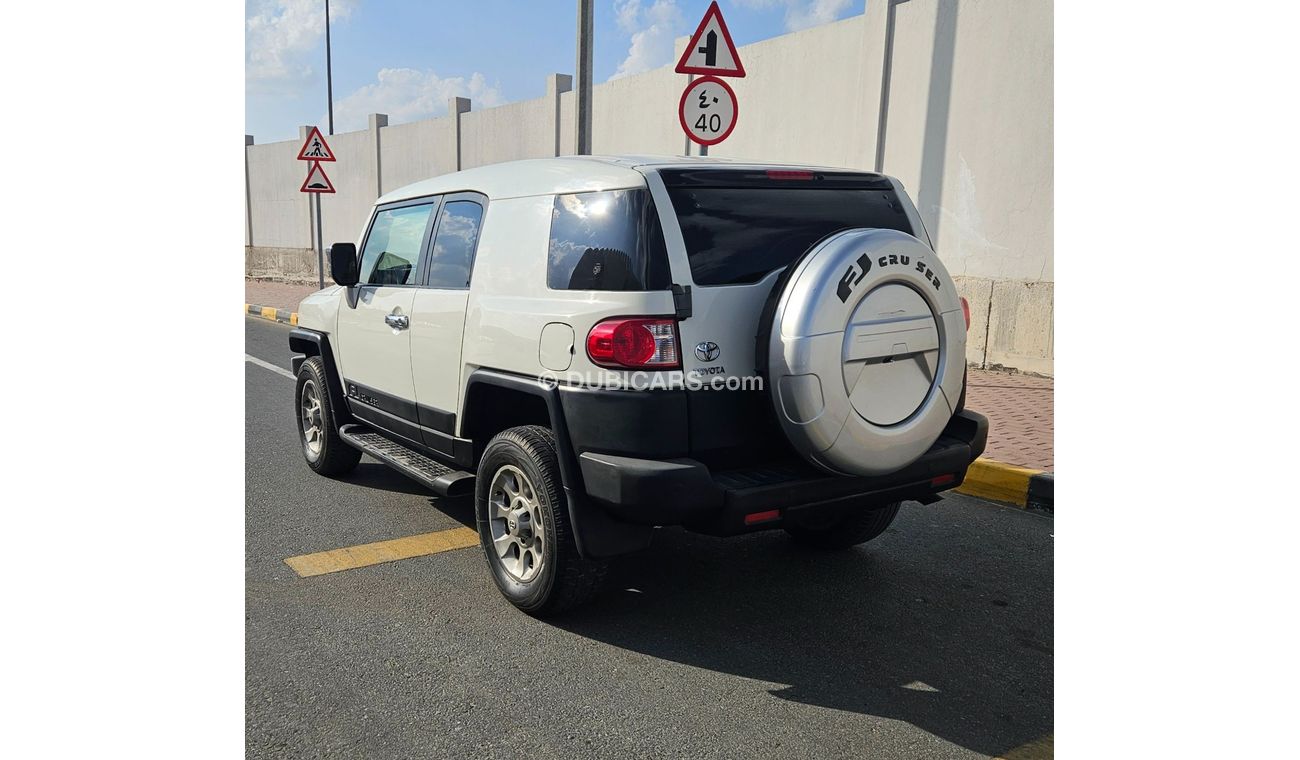 تويوتا إف جي كروزر GXR