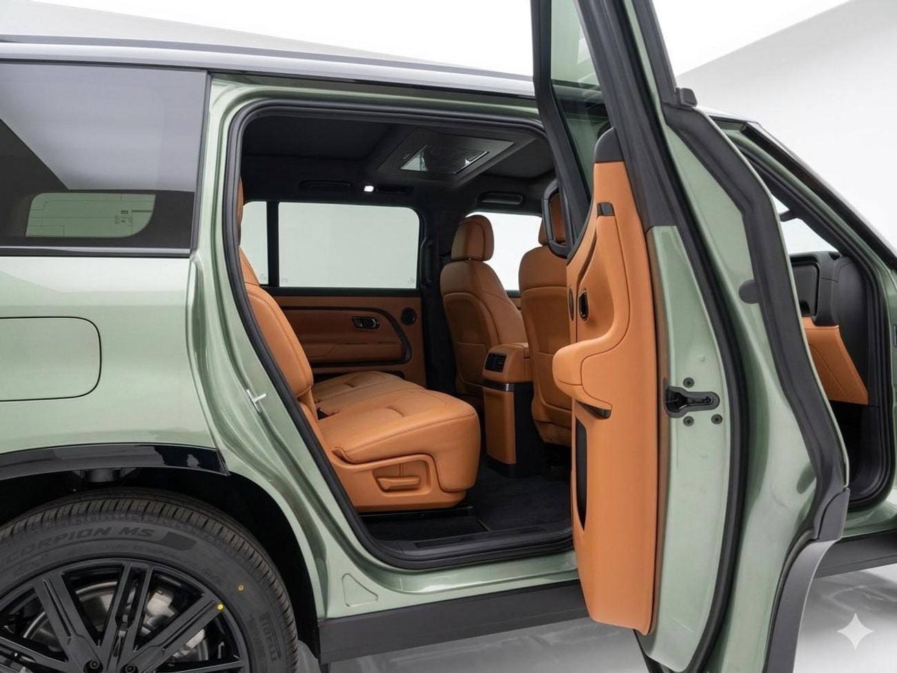 ROX Adamas ROX Adamas  Luxury Executive Edition –7 -Seater Intelligent SUV