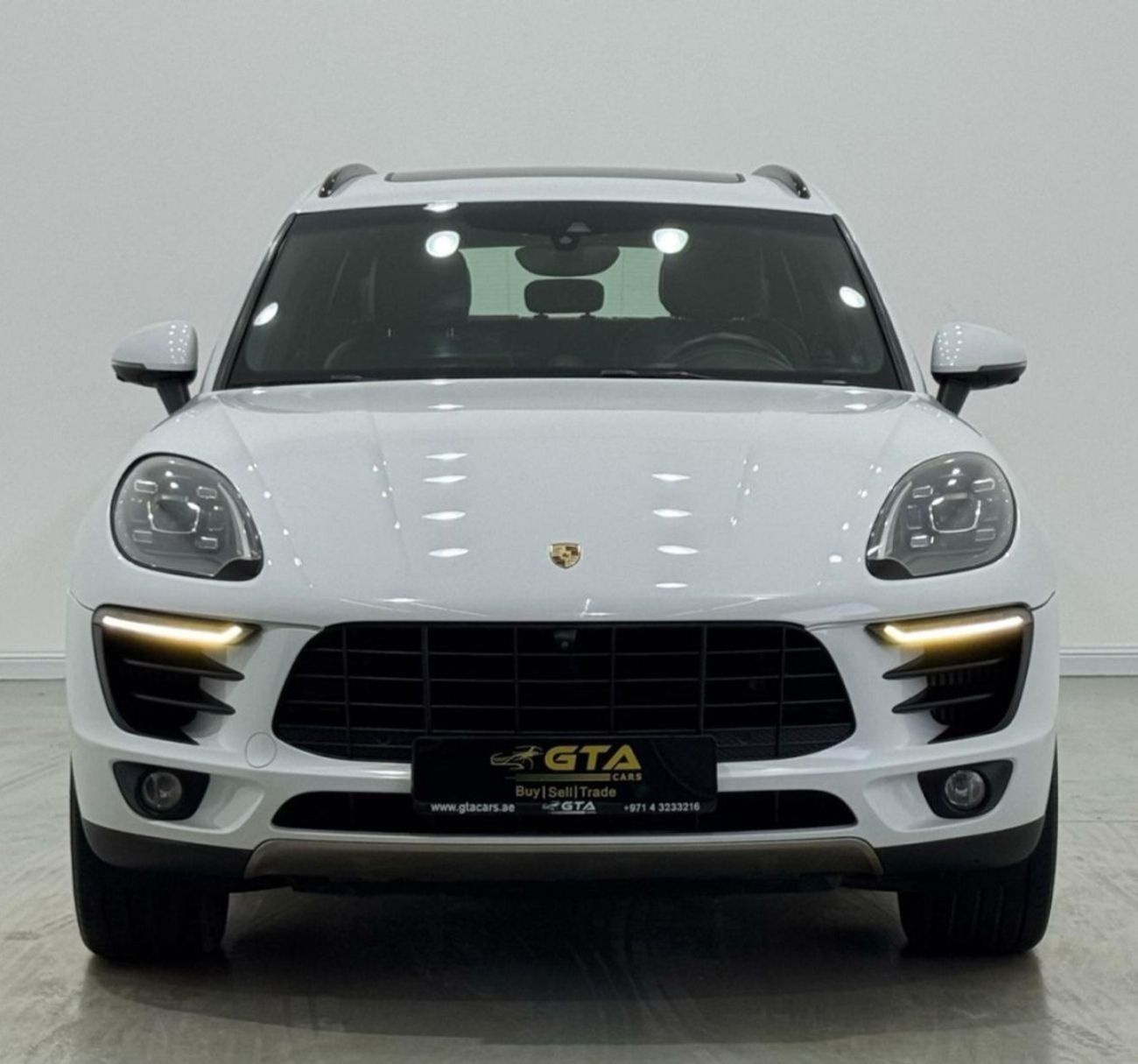 Porsche Macan S 3.0L (340 HP) 2017 Porsche Macan S, Full Service History, Sport Chrono Package, Excellent Conditio
