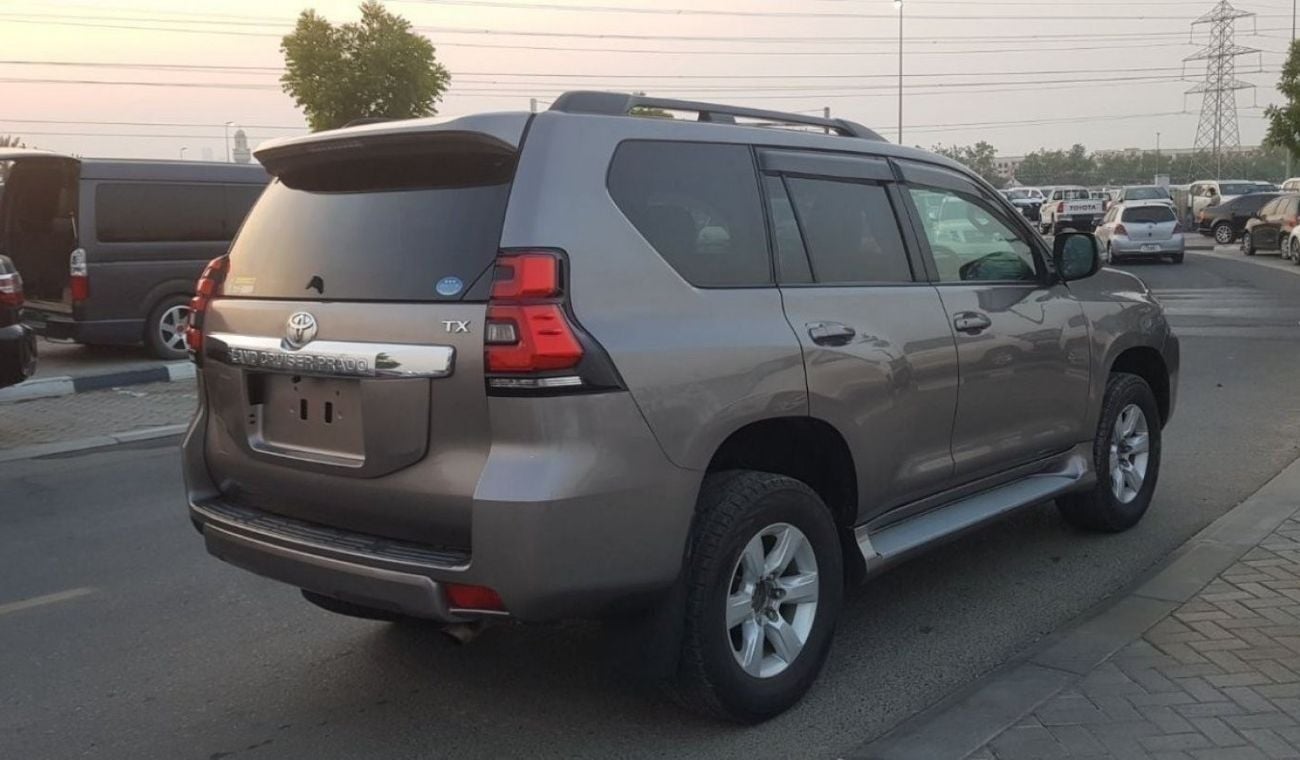 Toyota Prado 2.7cc PETROL LEATHER SEATS ELECTRIC SEATS 7 SEATER FACELIFTED INTERIOR AND EXTERIOR TO 2022 DESIGN