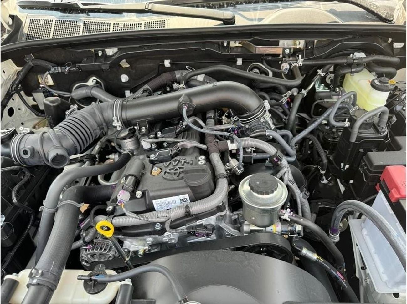 Toyota Hilux Toyota Hilux 2.7L Petrol AT Full Option With Bush Start MY2025