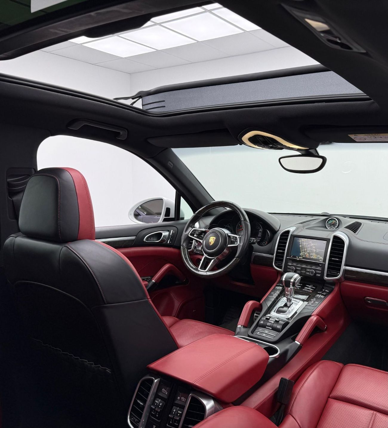 Porsche Cayenne Std 3.6L 2016 Porsche Cayenne S, Service History, Fully Loaded, Excellent Condition, GCC