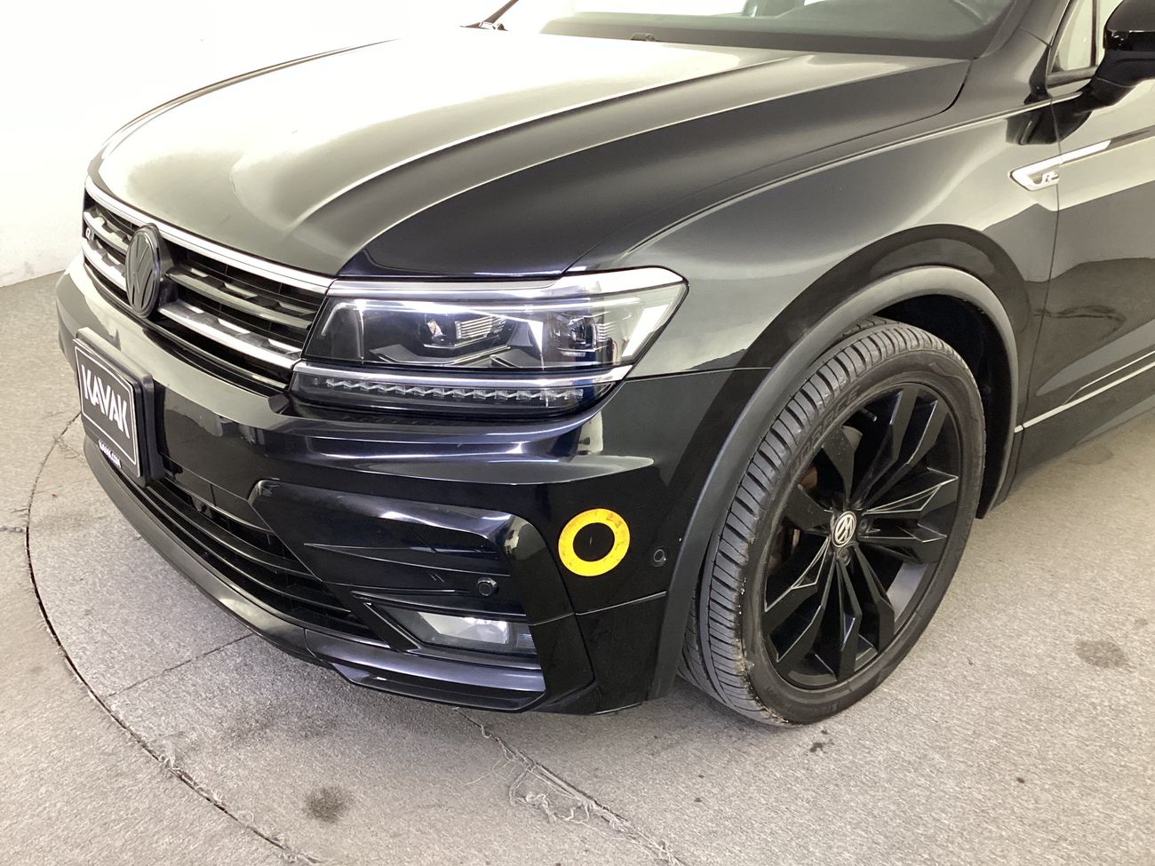 Volkswagen Tiguan R-Line | Guaranteed Warranty | 0 Down Payment