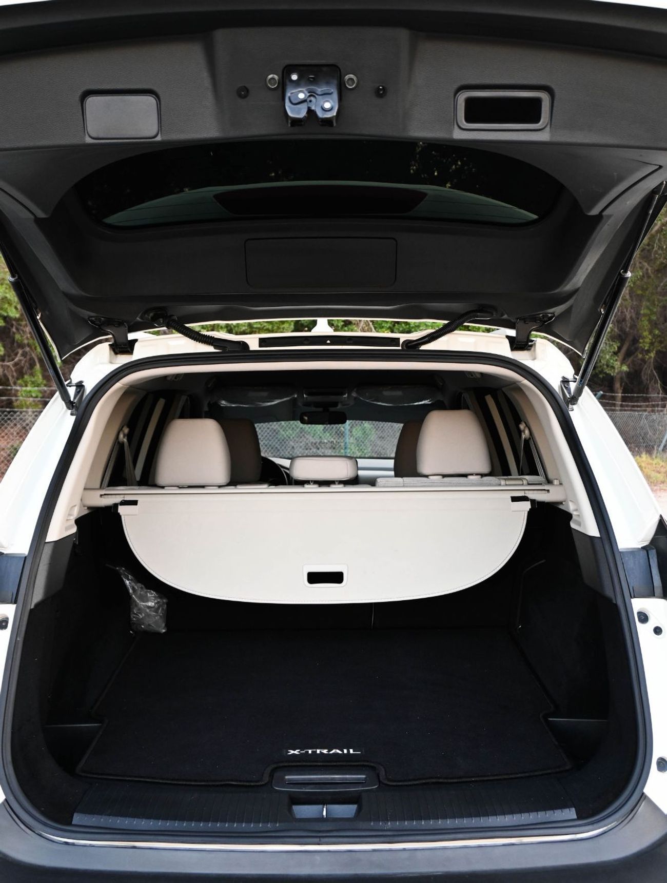 Nissan X Trail SL 2.5L (169 HP) نيسان اكس تريل SL 2.5L (169 HP 2024 خليجي ميد اوبشن بحالة ممتازة