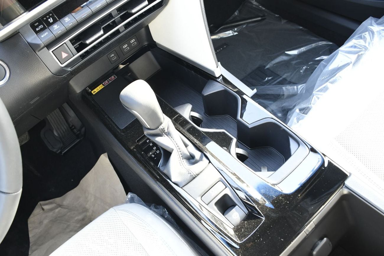 Toyota Camry GLE 2.5L PETROL (READY STOCK)