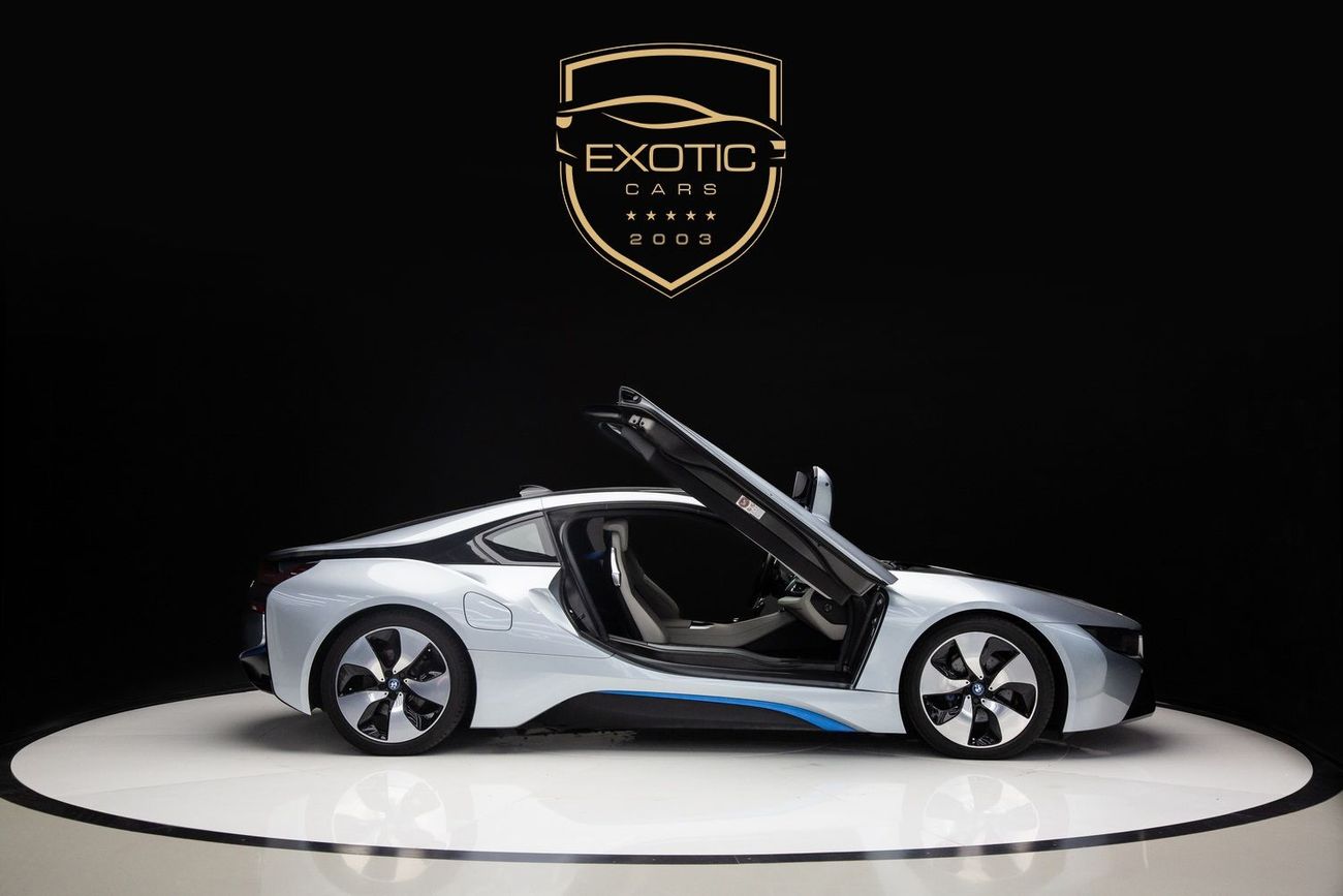 بي أم دبليو i8 Std