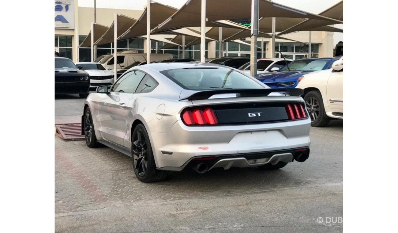 Ford Mustang GT Premium full option