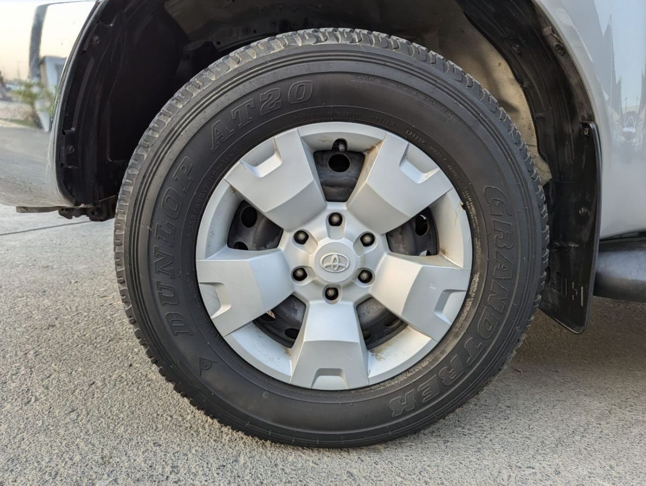 تويوتا هيلوكس 2016 Toyota Hilux SR (AN120), 4dr Double Cab Utility, 2.7L 4cyl Petrol, Manual, Four Wheel Drive. cl