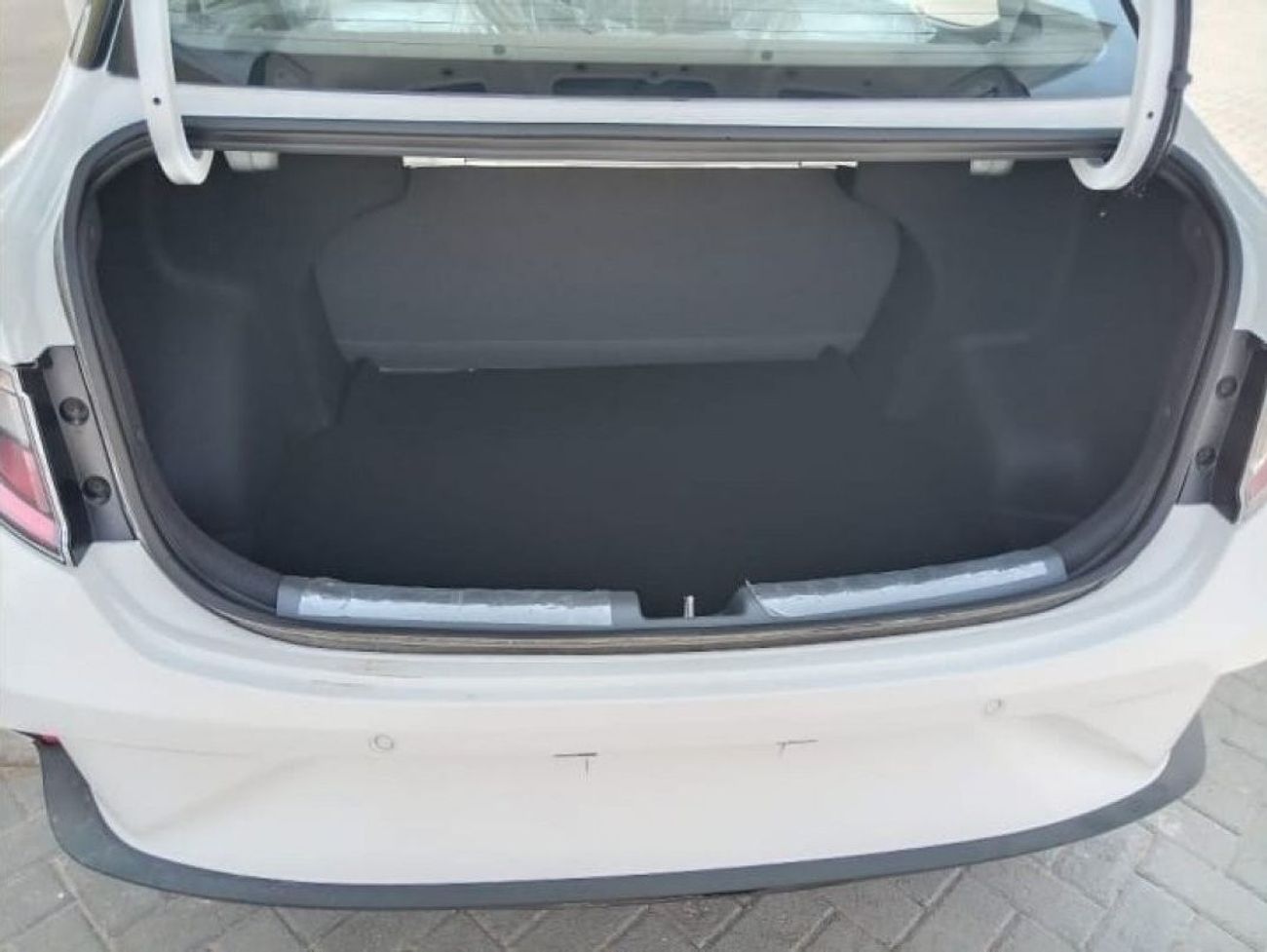 Hyundai Grand i10 1.2L Petrol, Sedan, FWD, 4 Doors, Model 2024