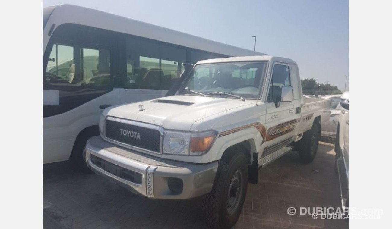 Toyota Land Cruiser Pick Up full options V8 LX