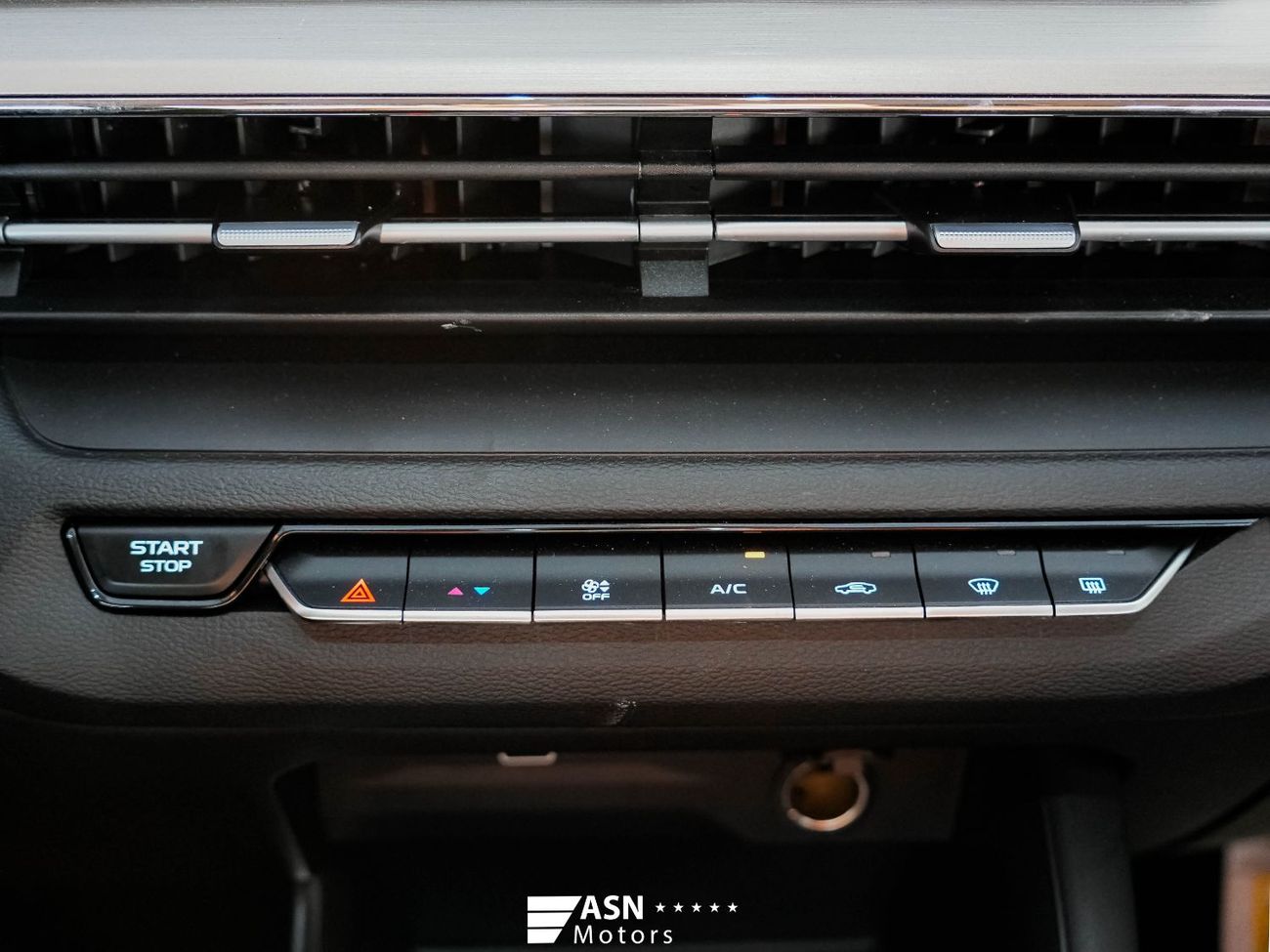 Livan X3 Pro 2025 1.5 Turbo (Export Price)