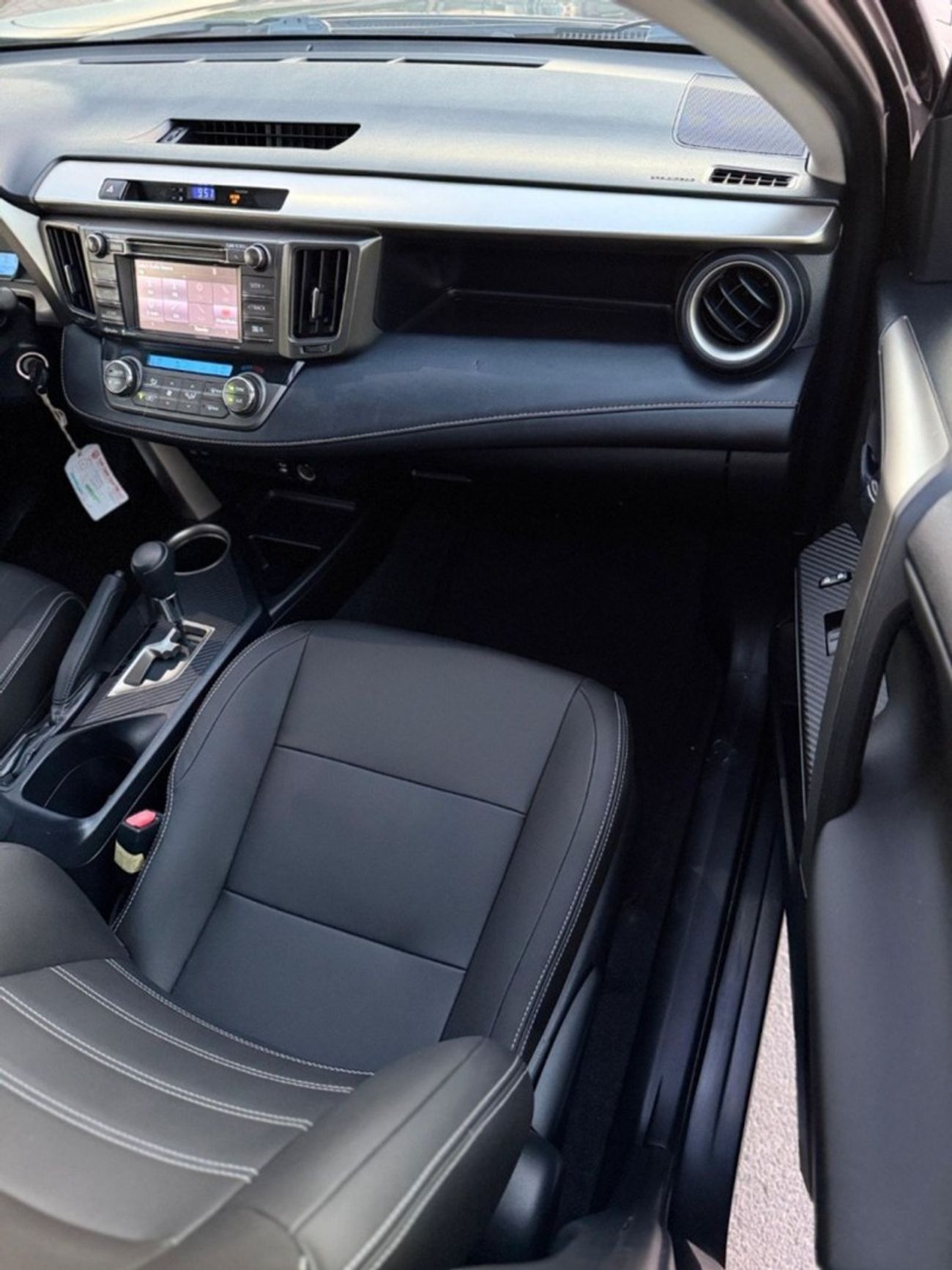 Toyota RAV4 VXR 2.5L XLE Sunroof, leather seats