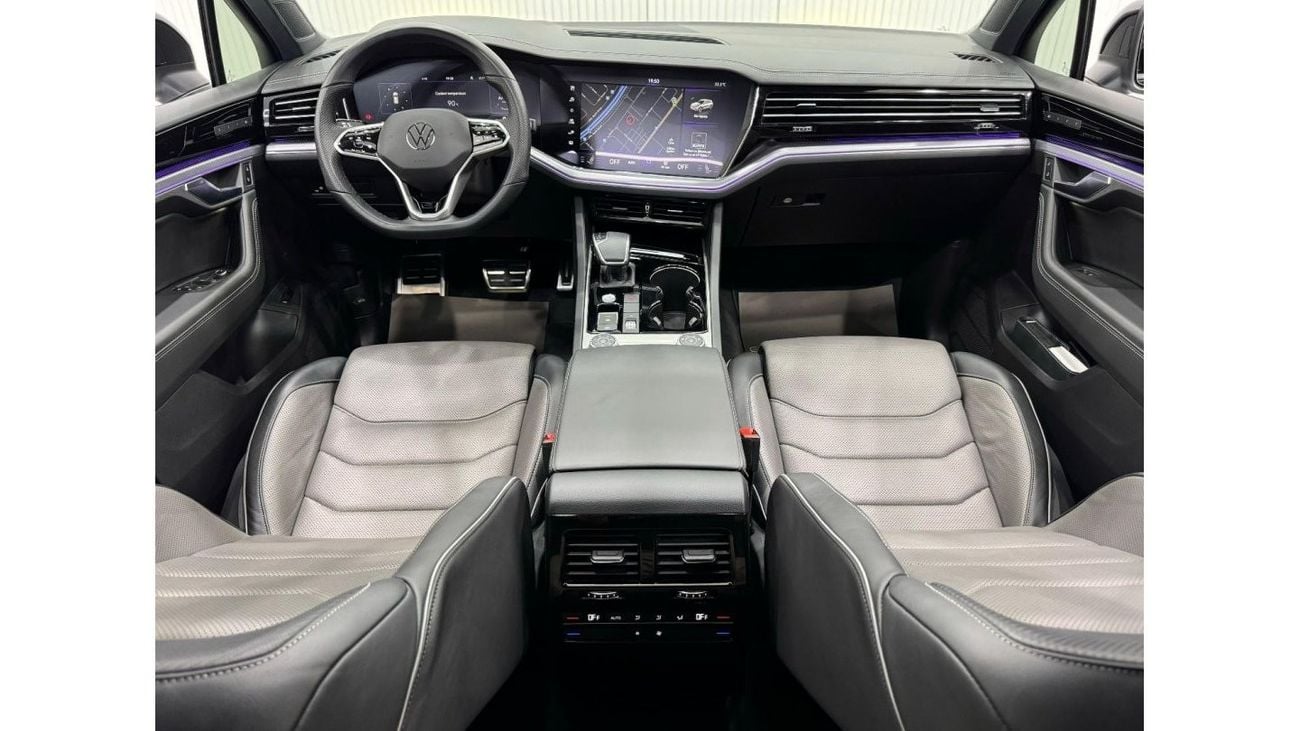 فولكس واجن طوارق 2022 Volkswagen Touareg R-Line Black Edition, Jan 2027 VW Warranty, Full VW Service History, GCC