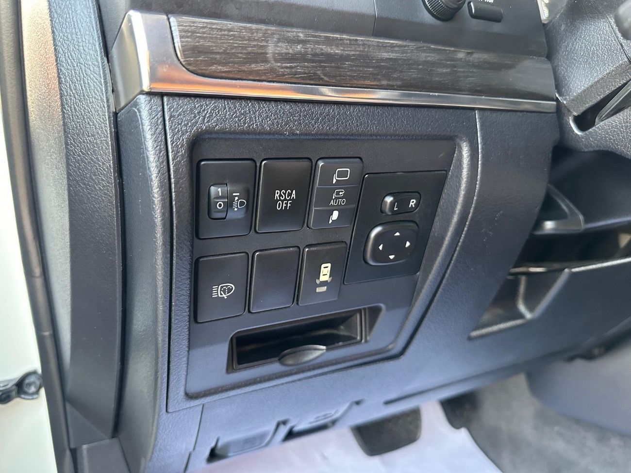 Toyota Land Cruiser GXR 4.0L