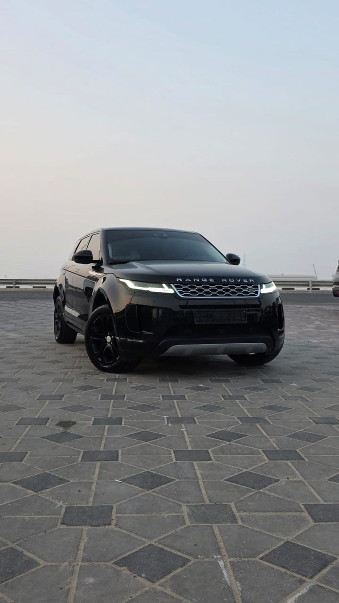 لاند روفر رانج روفر إيفوك P200 R-Dynamic HSE 2.0L