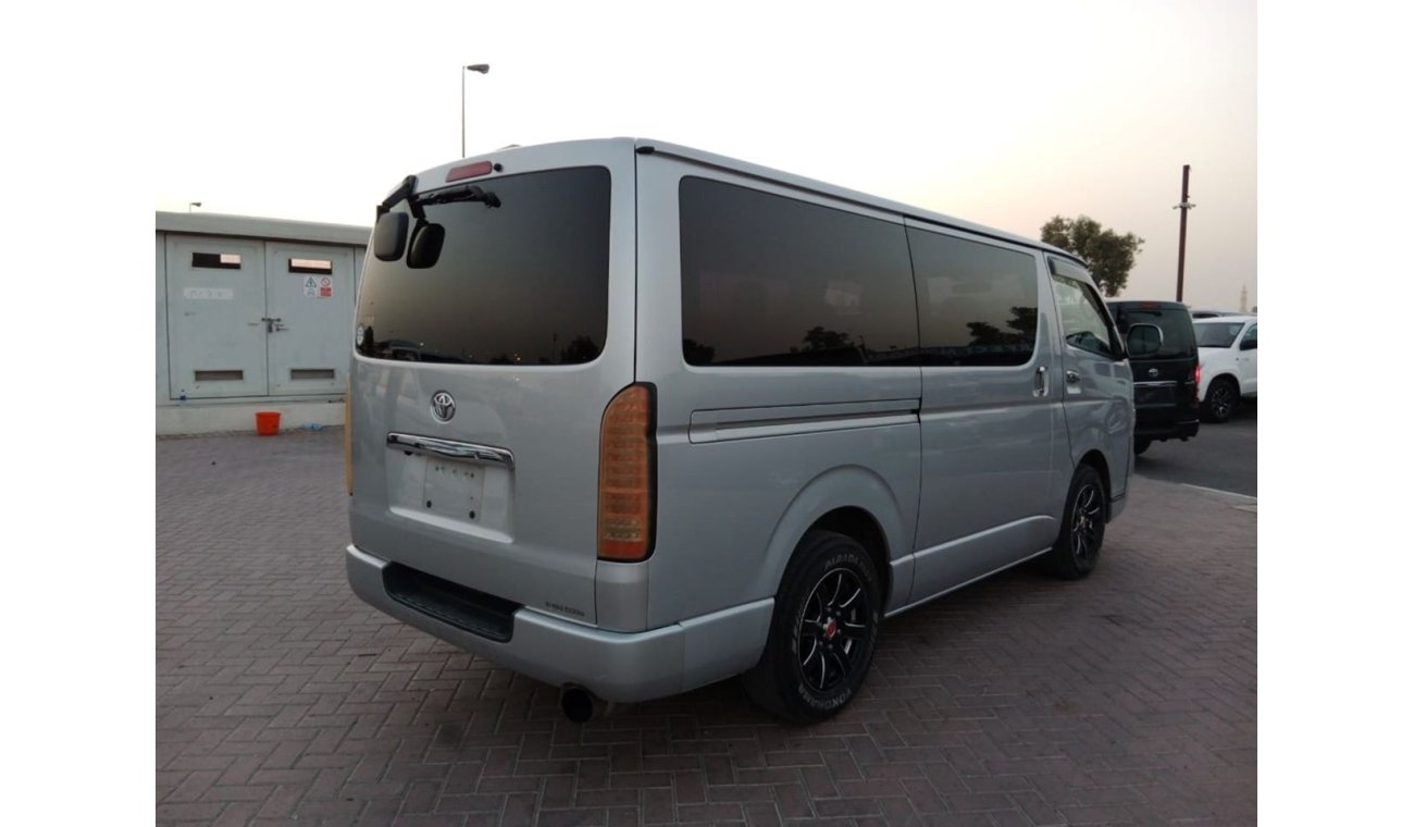 تويوتا هاياس TOYOTA HIACE VAN RIGHT HAND DRIVE (PM1417)