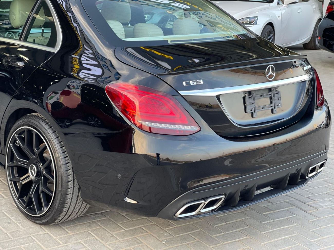 Mercedes Benz C300 AMG Pack 2.0L 2.0L V4 / C63 ///AMG KIT / IN PERFECT CONDITION / LOW MILEAGE