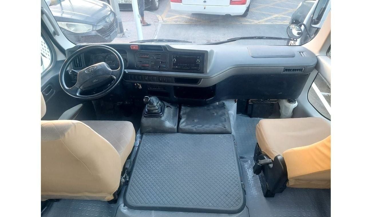 Toyota Coaster 4.2L DIESEL 23 SEATER MANUAL TRANSMISSION