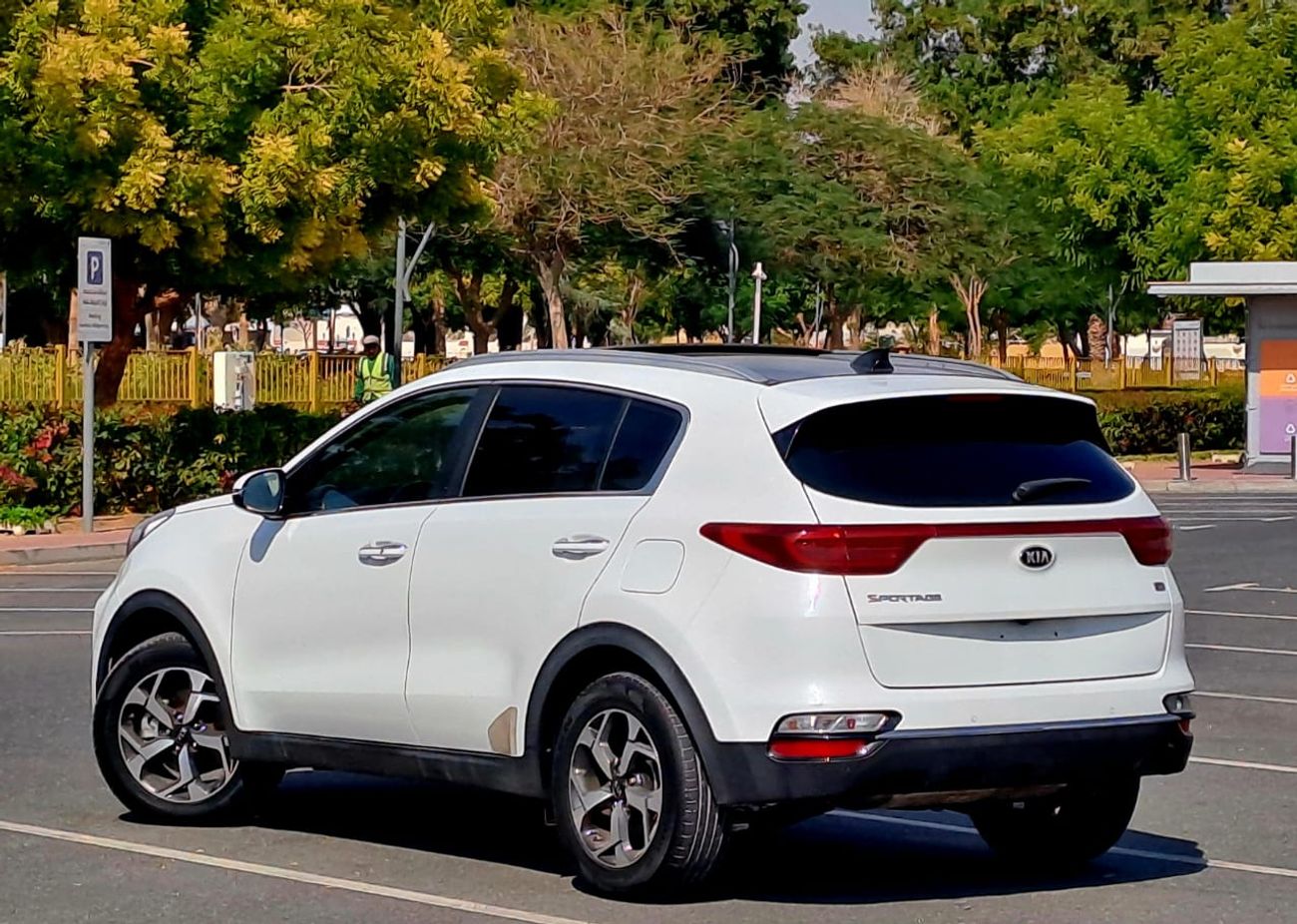 كيا سبورتيج 720-MONTHLY | GCC SPECS | 1.6L | PANORAMIC | FULL OPTION | ACCIDENT FREE