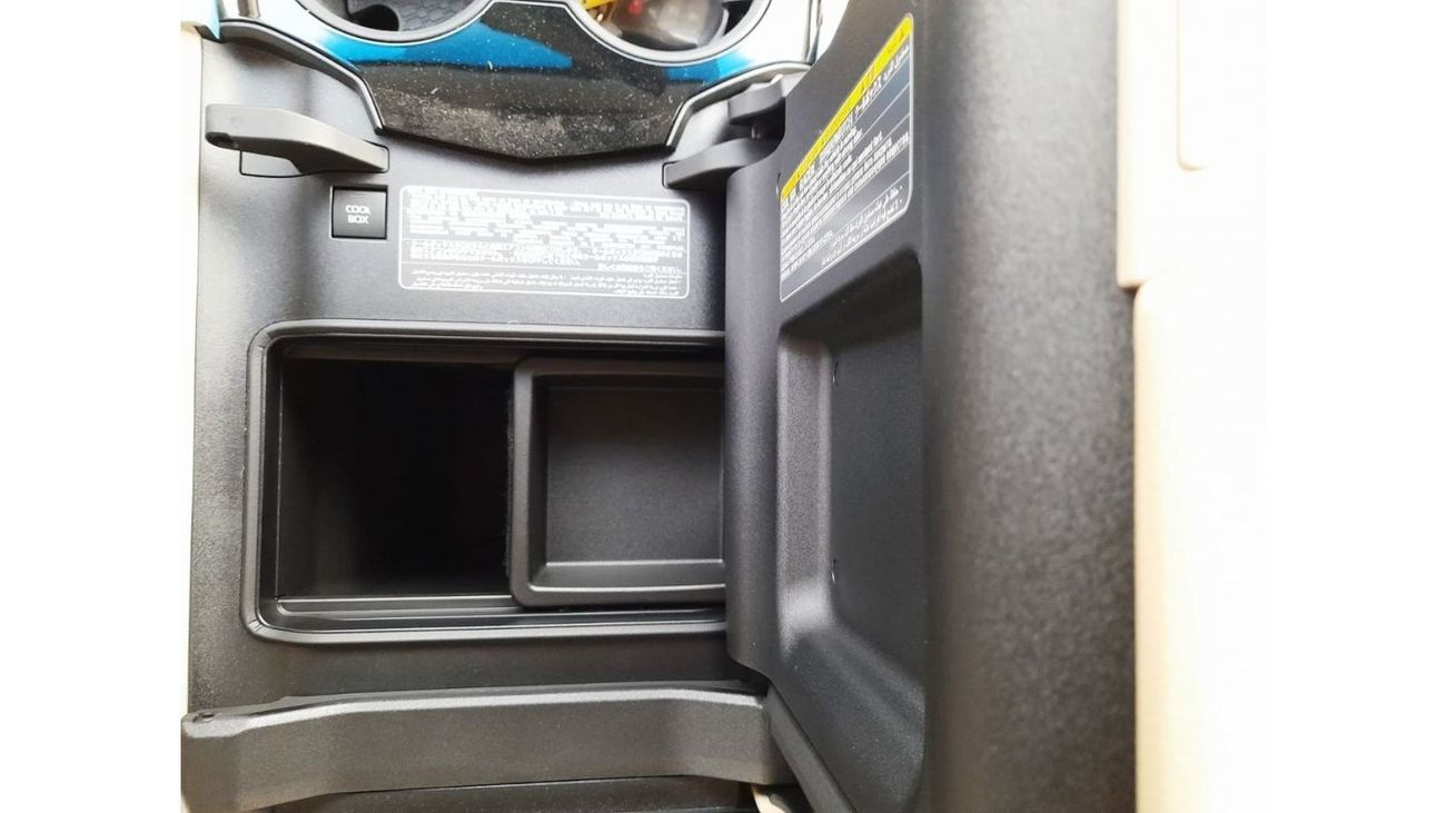 Toyota Land Cruiser 3.5L EXR ONE ELECTRIC SEAT WITH SUNROOF AUTO TRANSMISSION