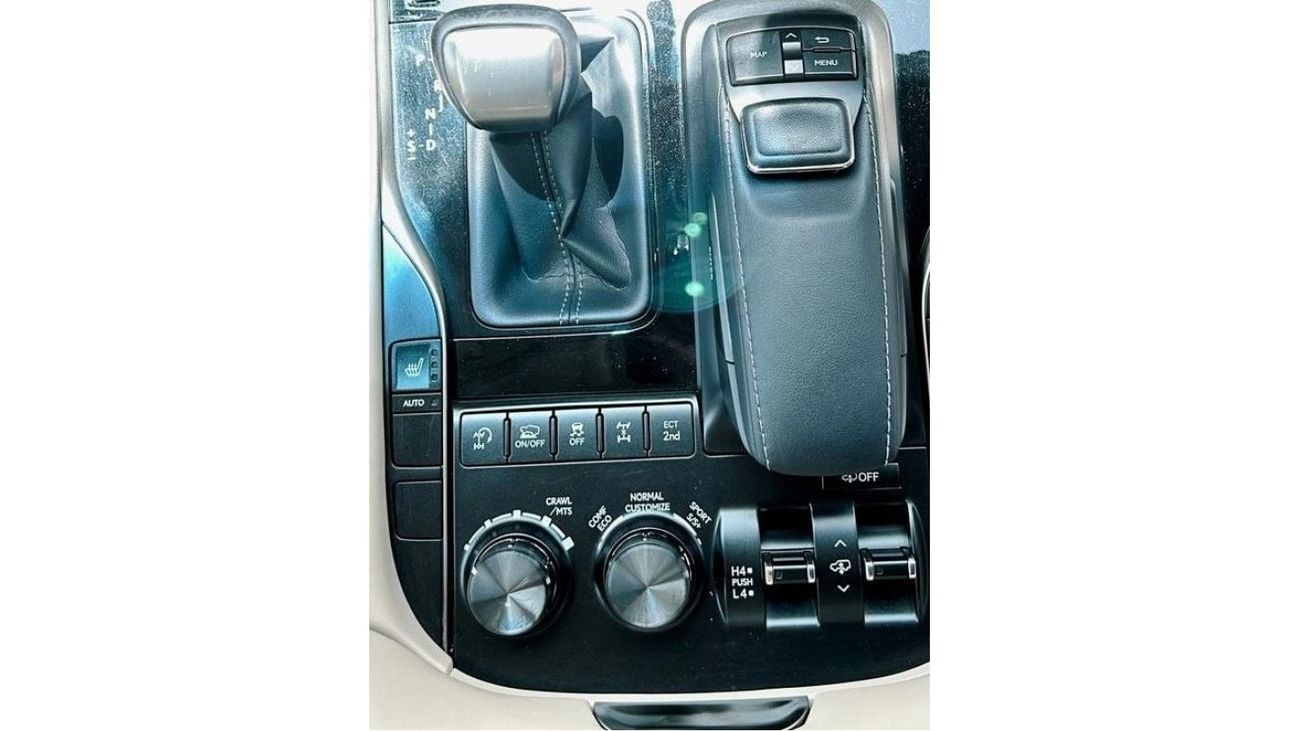 Lexus LX 570 Platinum LEXUS LX570 2020 GCC LOW MILEAGE WITH AGENCY SERVICE IN MINT CONDITION