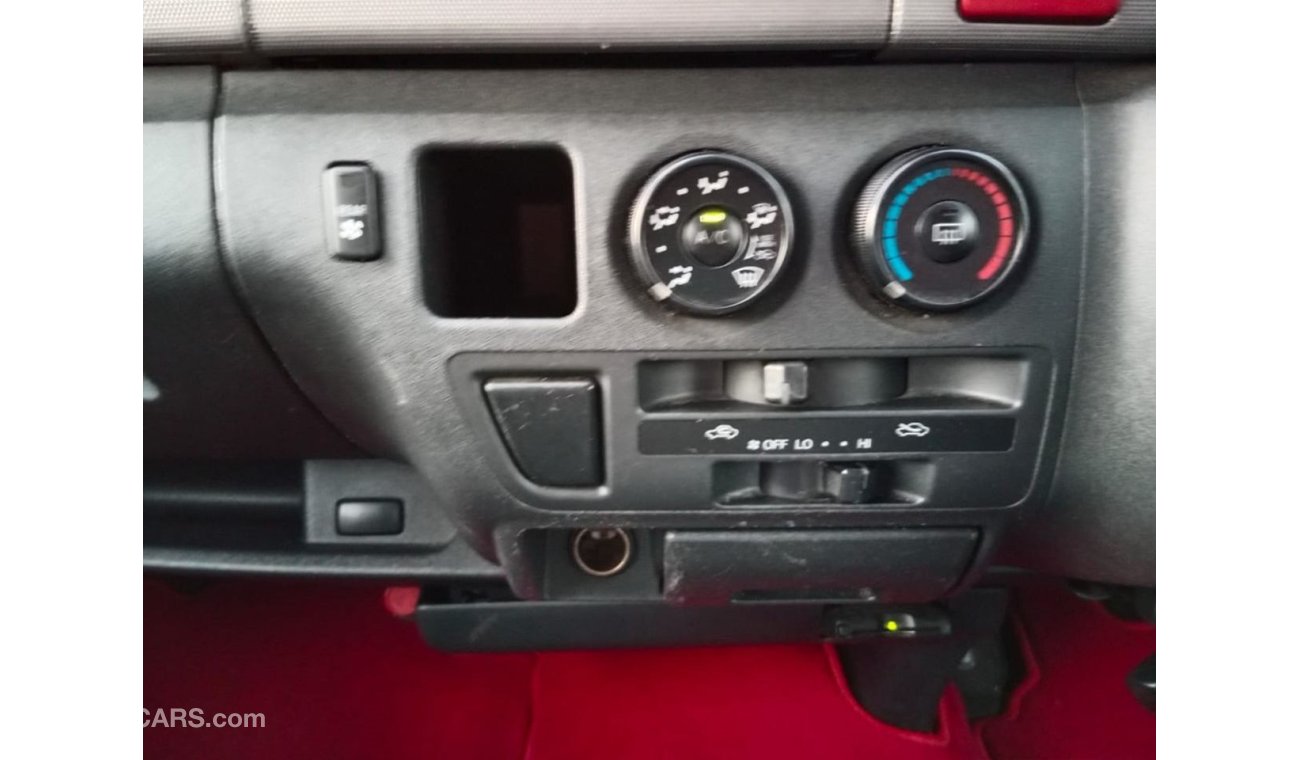 تويوتا هاياس TOYOTA HIACE VAN RIGHT HAND DRIVE (PM1417)