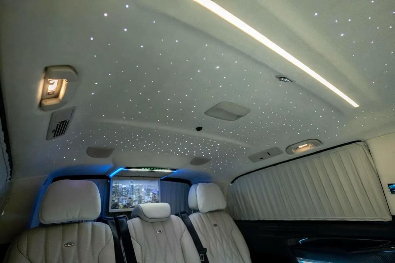 Mercedes-Benz V 300 ARRIVAL MODEL LUXURY MERCEDES GCC V300 with ADDITIONAL REAR AC-2 YEARS WARRANTY BY VLINE