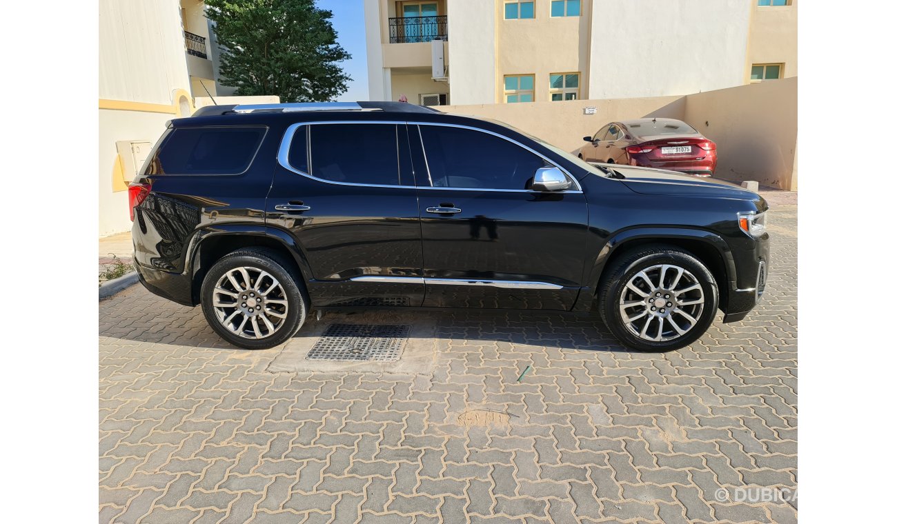 GMC Acadia DENALI