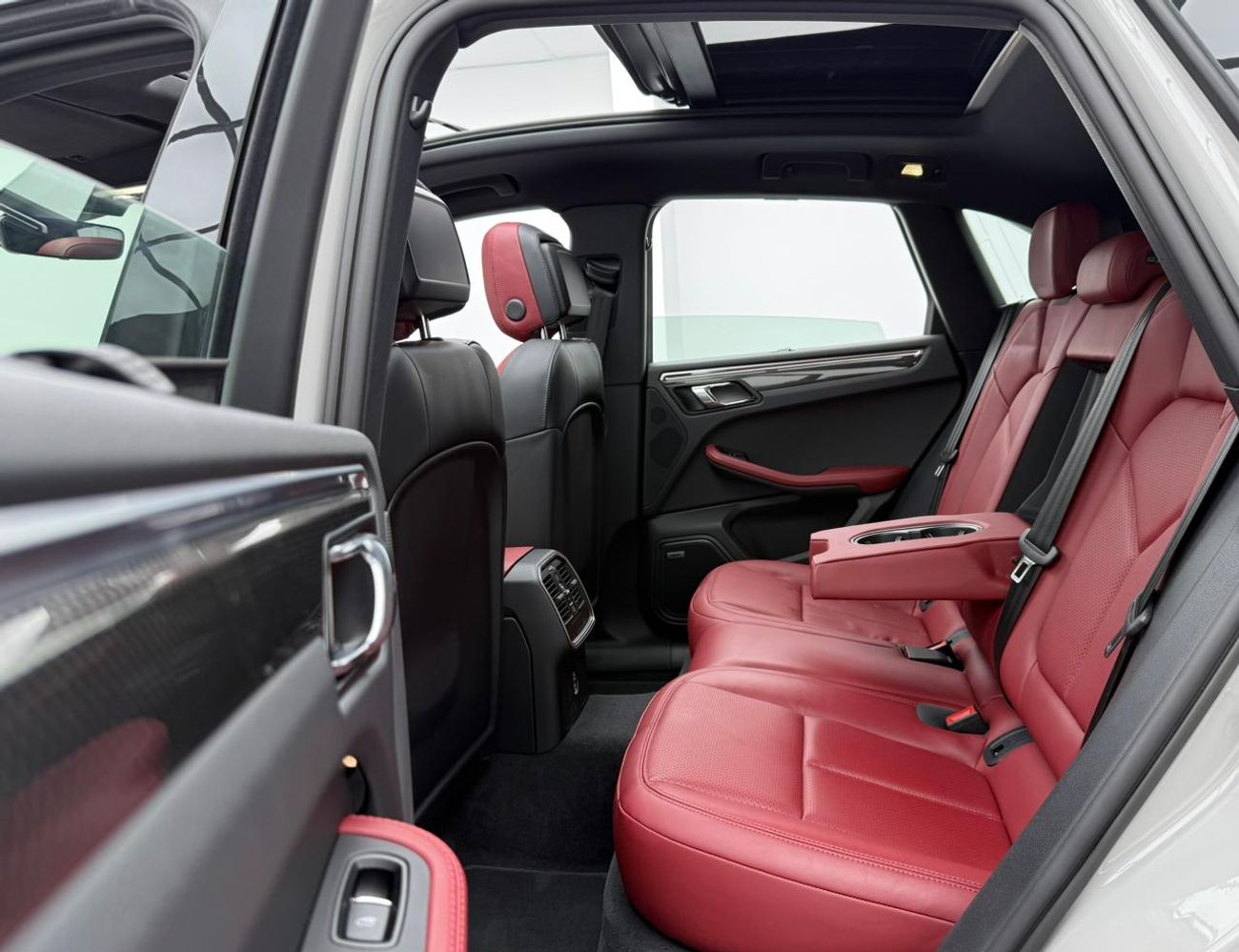 بورش ماكان GTS 2.9L (435 HP) 2024 Porsche Macan GTS