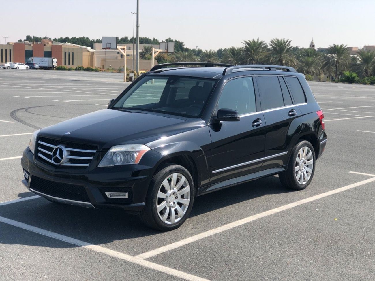 مرسيدس بنز GLK 350 موديل 2012 حاله ممتازه من الداخل والخارج