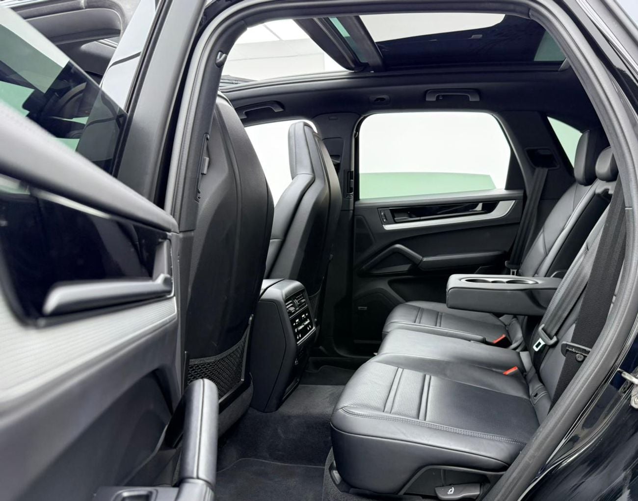 بورش كايان 2024 Porsche Cayenne Coupe, Warranty, Service History, Low Km, Excellent condition, American