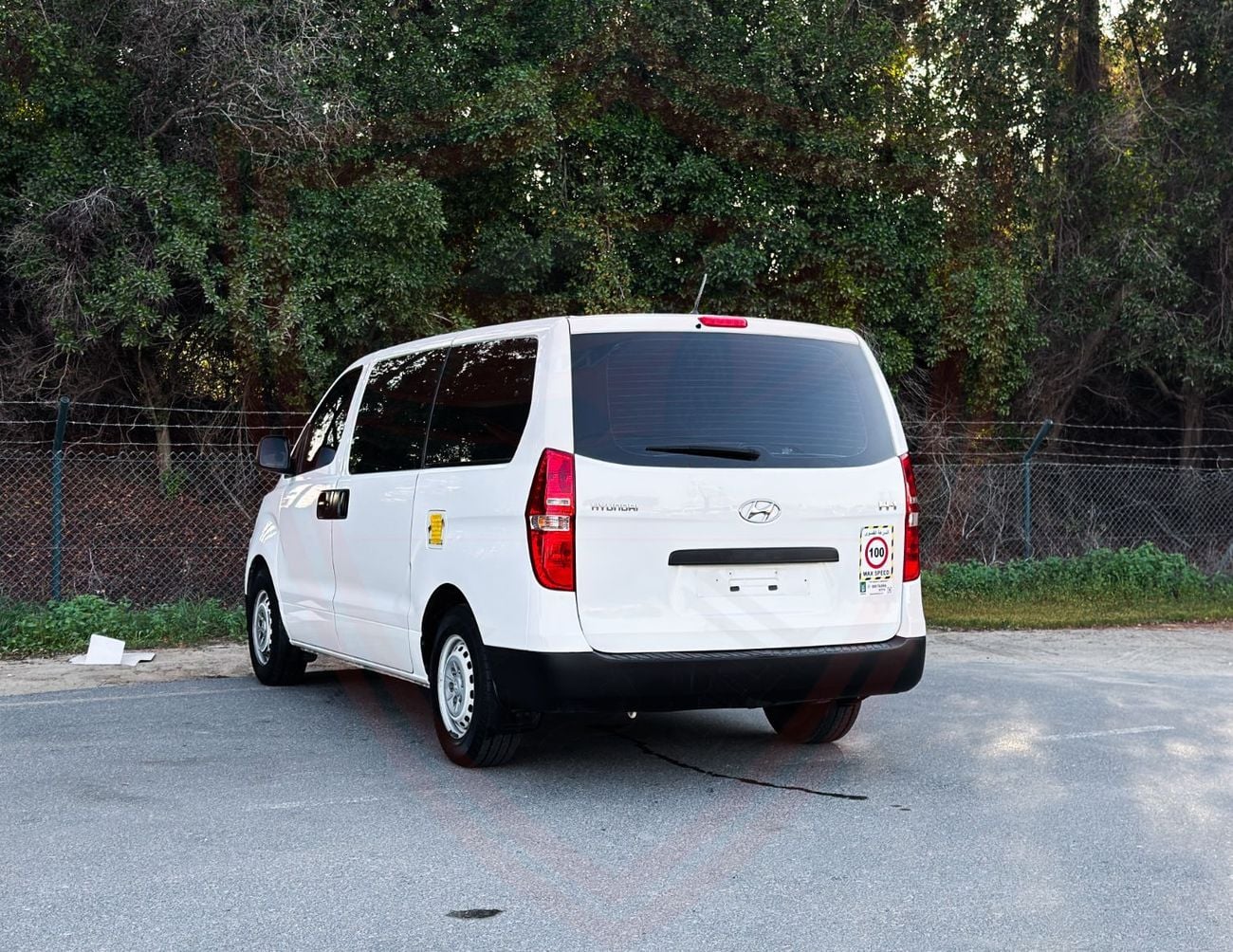 Hyundai H-1 Hyundai H1 | 2.4 L | 2020 | GCC | Accident-Free | In Excellent Condition | 806 P.M