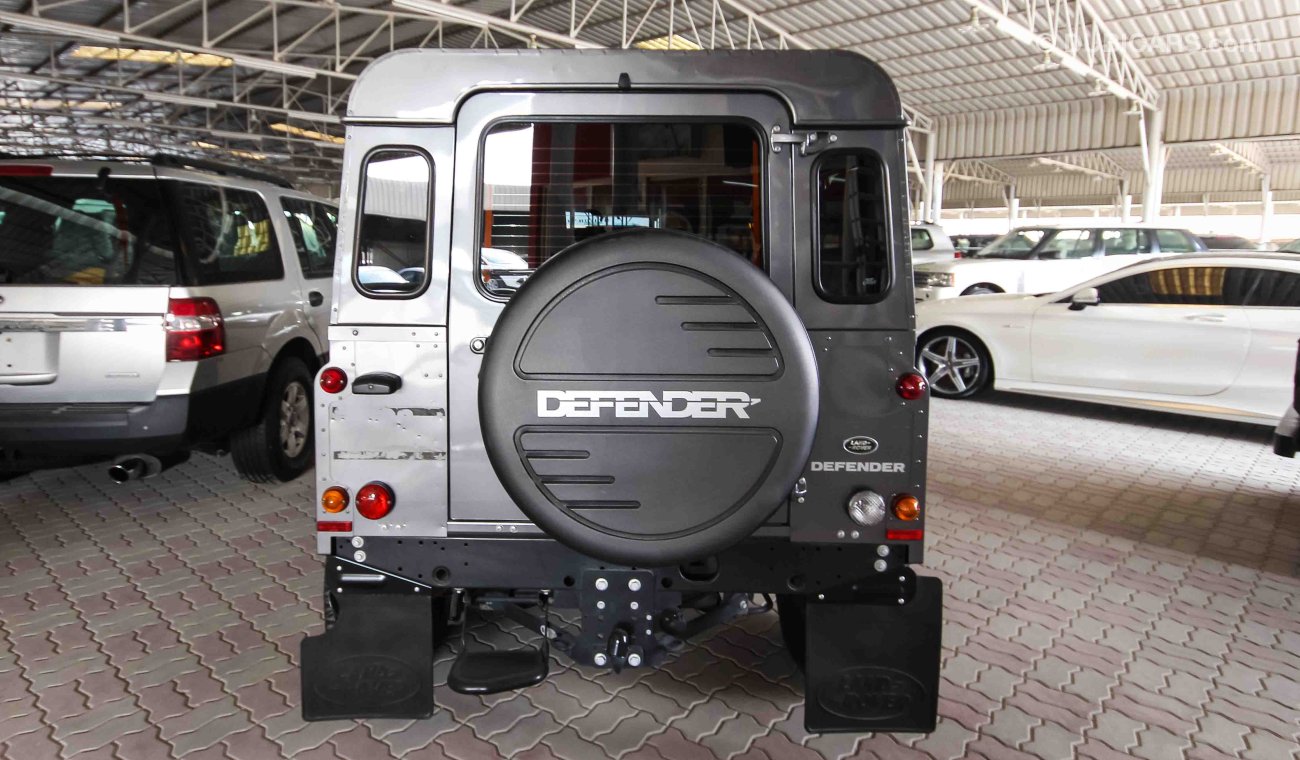 Land Rover Defender