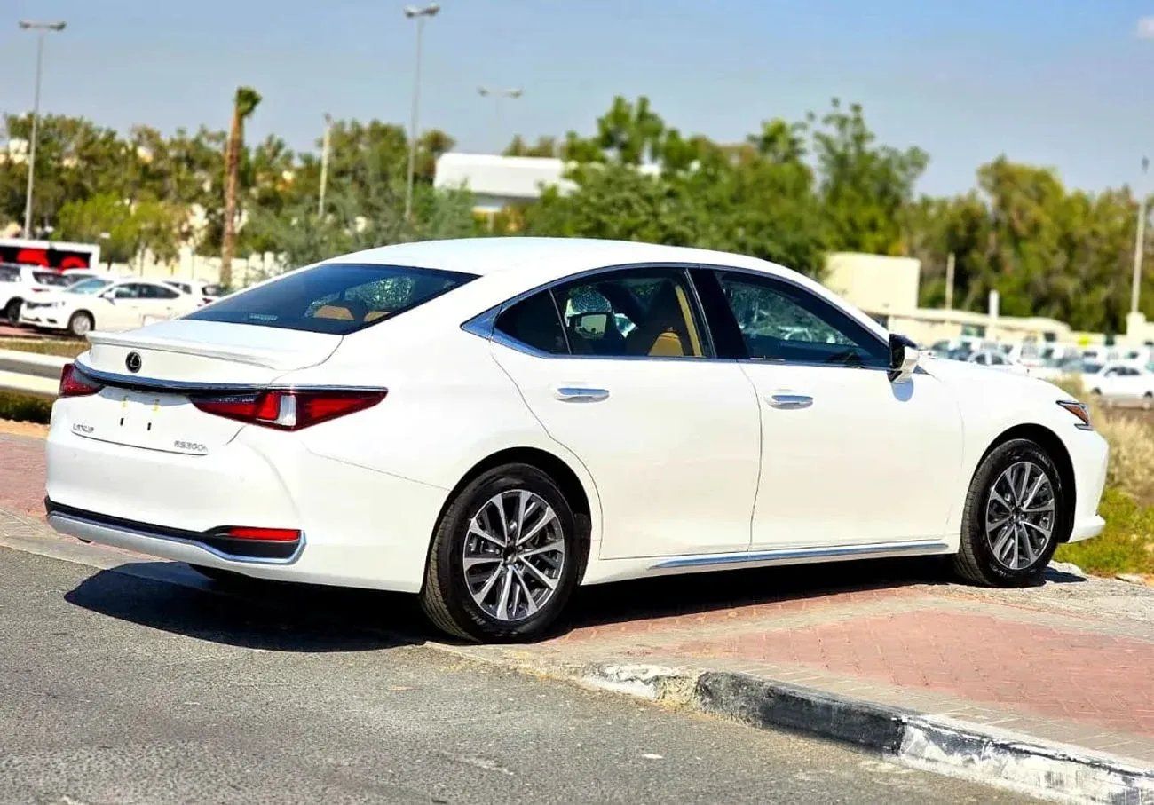 Lexus ES300h Hybrid Lexus ES 300h 2.5L Hybrid 2025 GCC specs