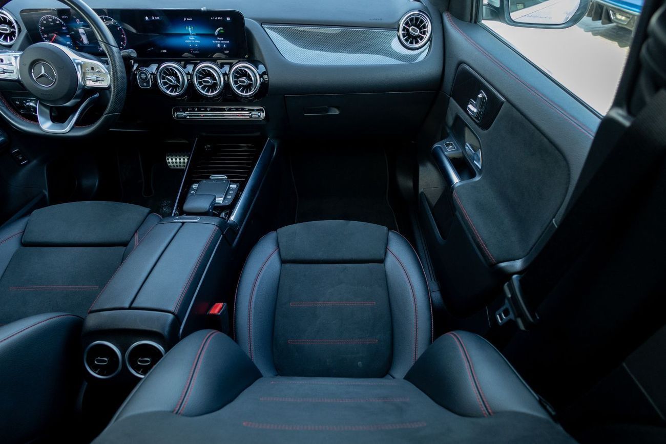 Mercedes-Benz GLA 200 Premium 1.4L