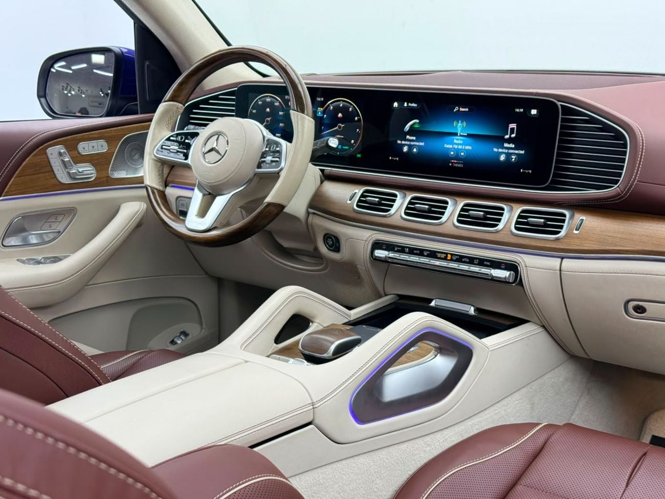 مرسيدس مايباخ gls600 مايباخ 2023 Maybach GLS 600, Auto Guard Warranty, Full Mercedes Service History, European Specs.