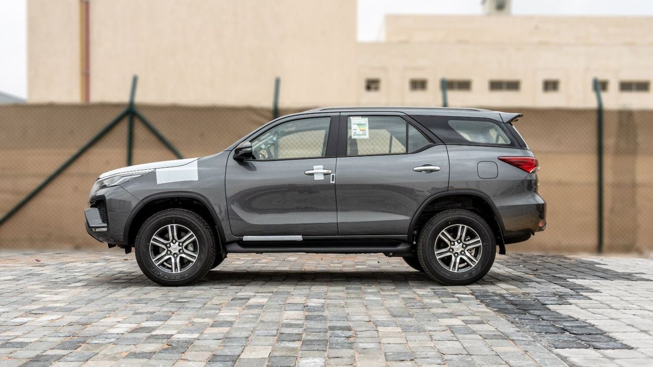 Toyota Fortuner EXR 2026 Toyota Fortuner GX 2.7L AT Petrol (Gray-Tan) 4WD