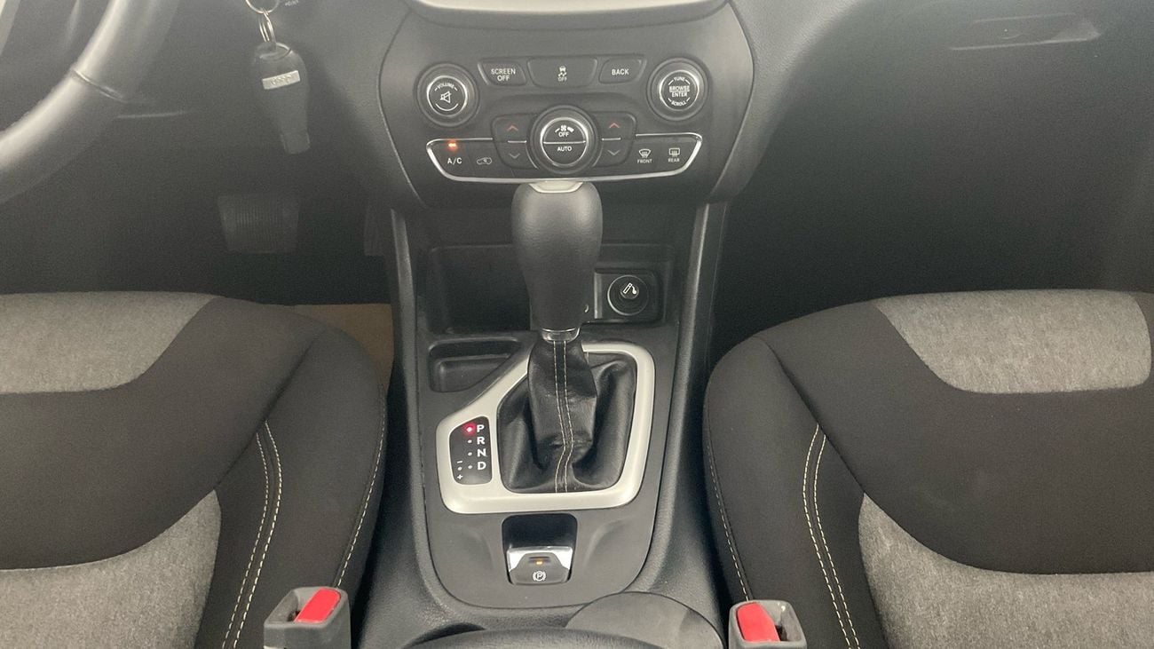 جيب شيروكي 3.2 SPORT X AUTO | شامل الضمان | 0 ﺪﻔﻋﺓ ﺃﻮﻟﻯ